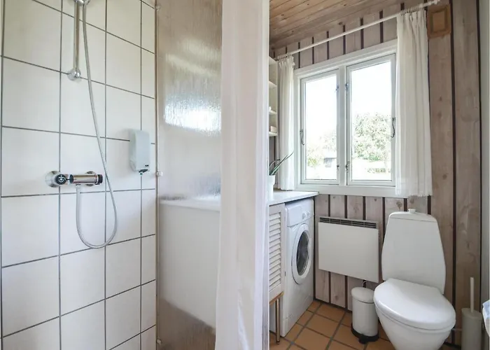 Three-bedroom In Holiday home *