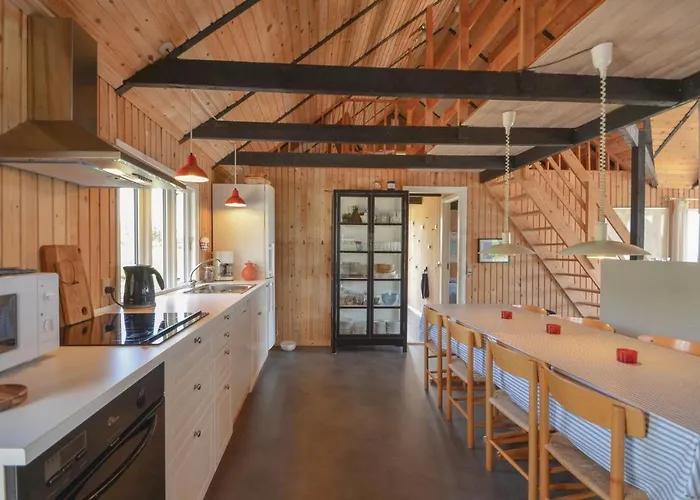 Three-bedroom In Holiday home